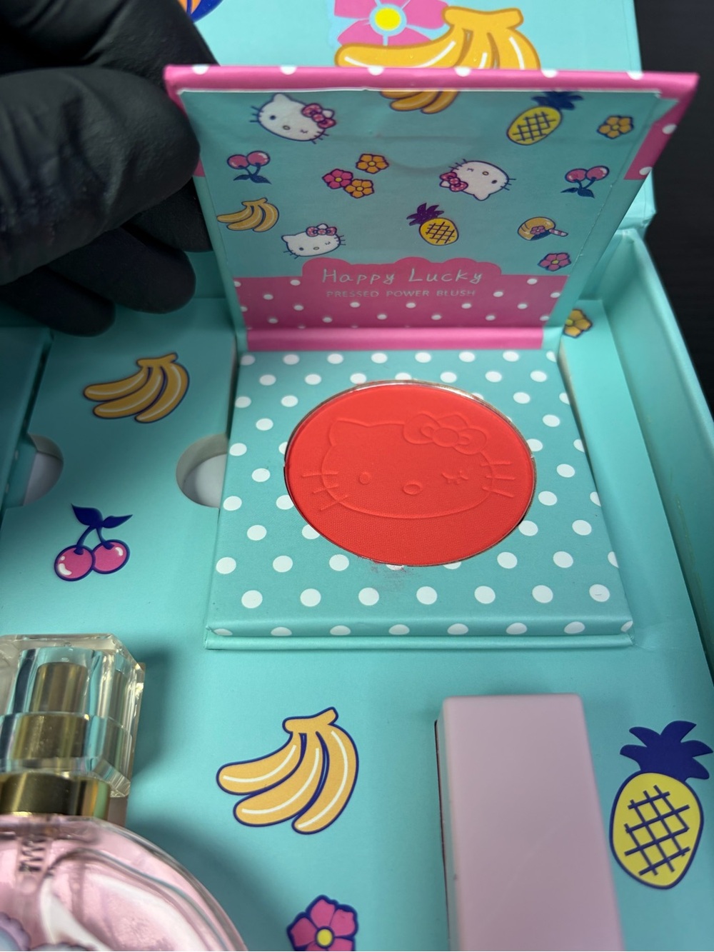 Hello Kitty Mint MakeUp Set - - Picture 7 of 10